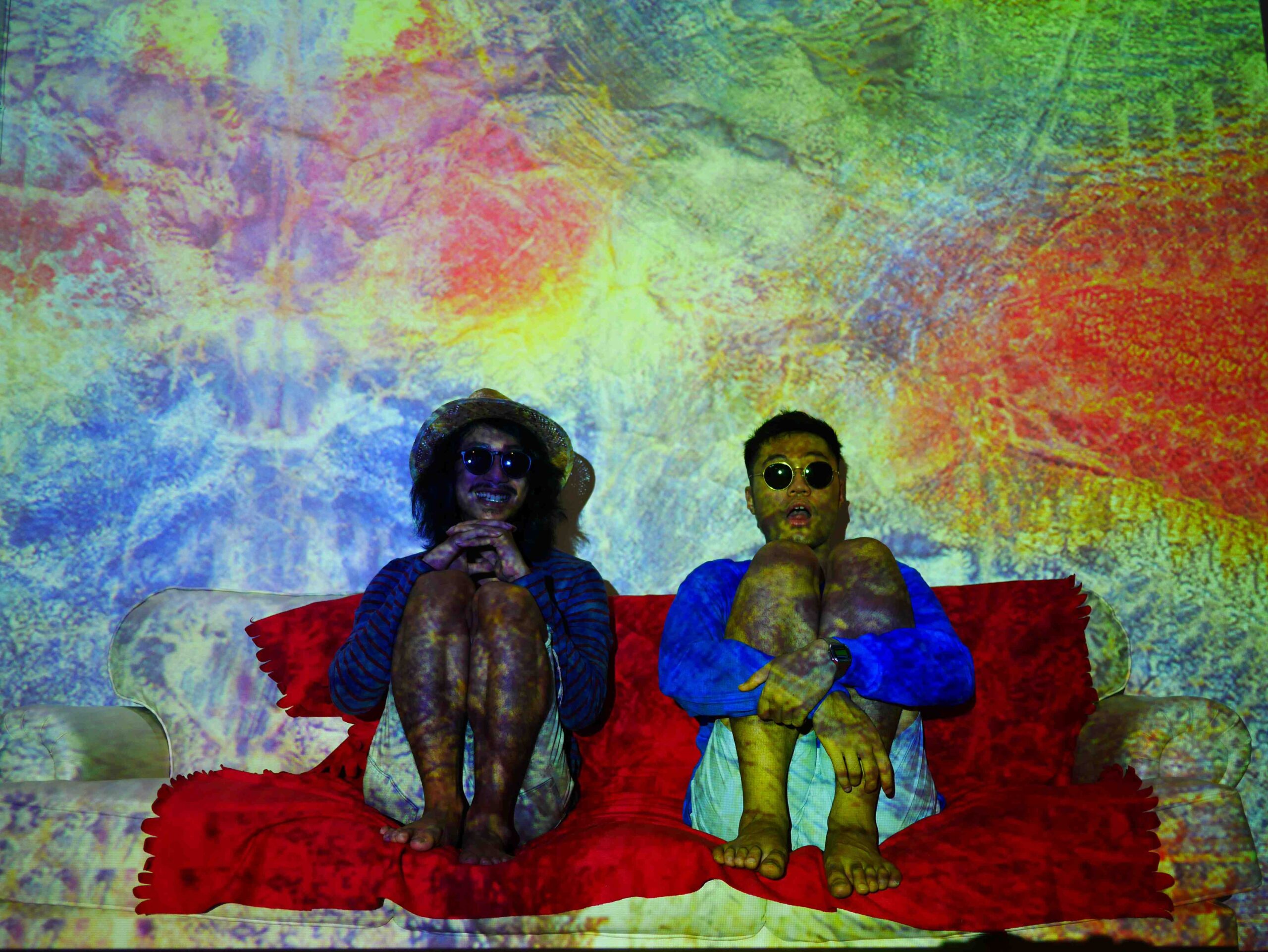 Animalism merilis single dalam format piringan hitam.
