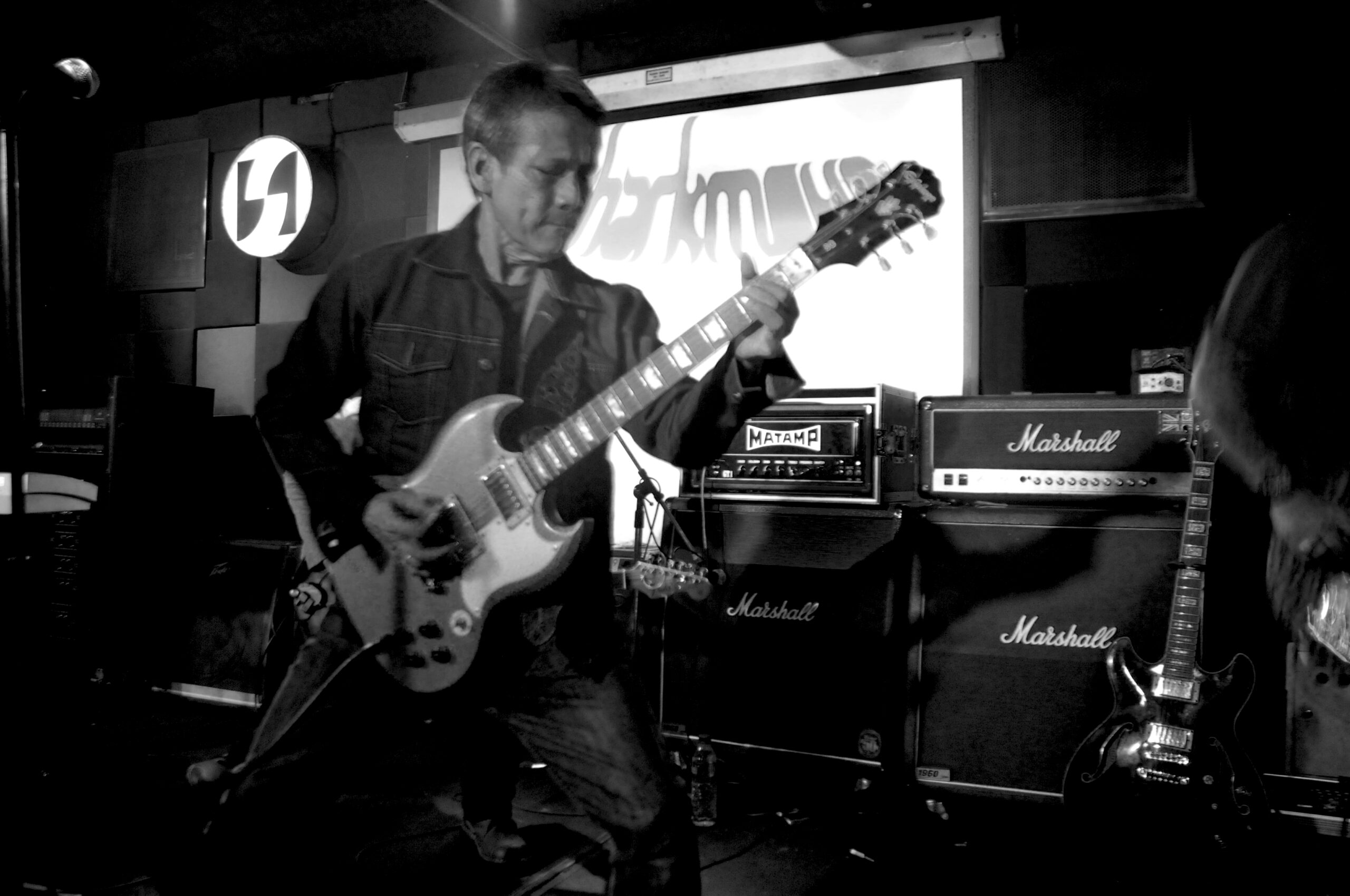 Review Event : Fuzz Wave Festival ‘Membangkitkan tidur lama sang legenda rock’