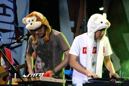 Download Bottlesmoker “Gambol” dan lagu-lagu Indie terbaik dari seluruh dunia.