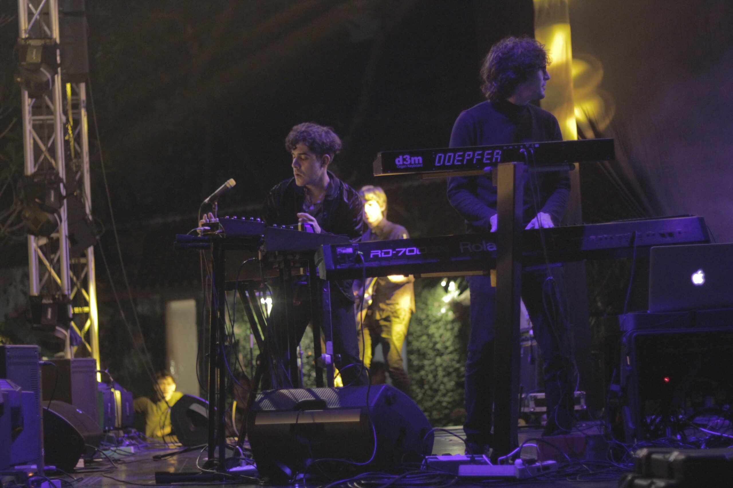 Review : Neon Indian Live In Jakarta