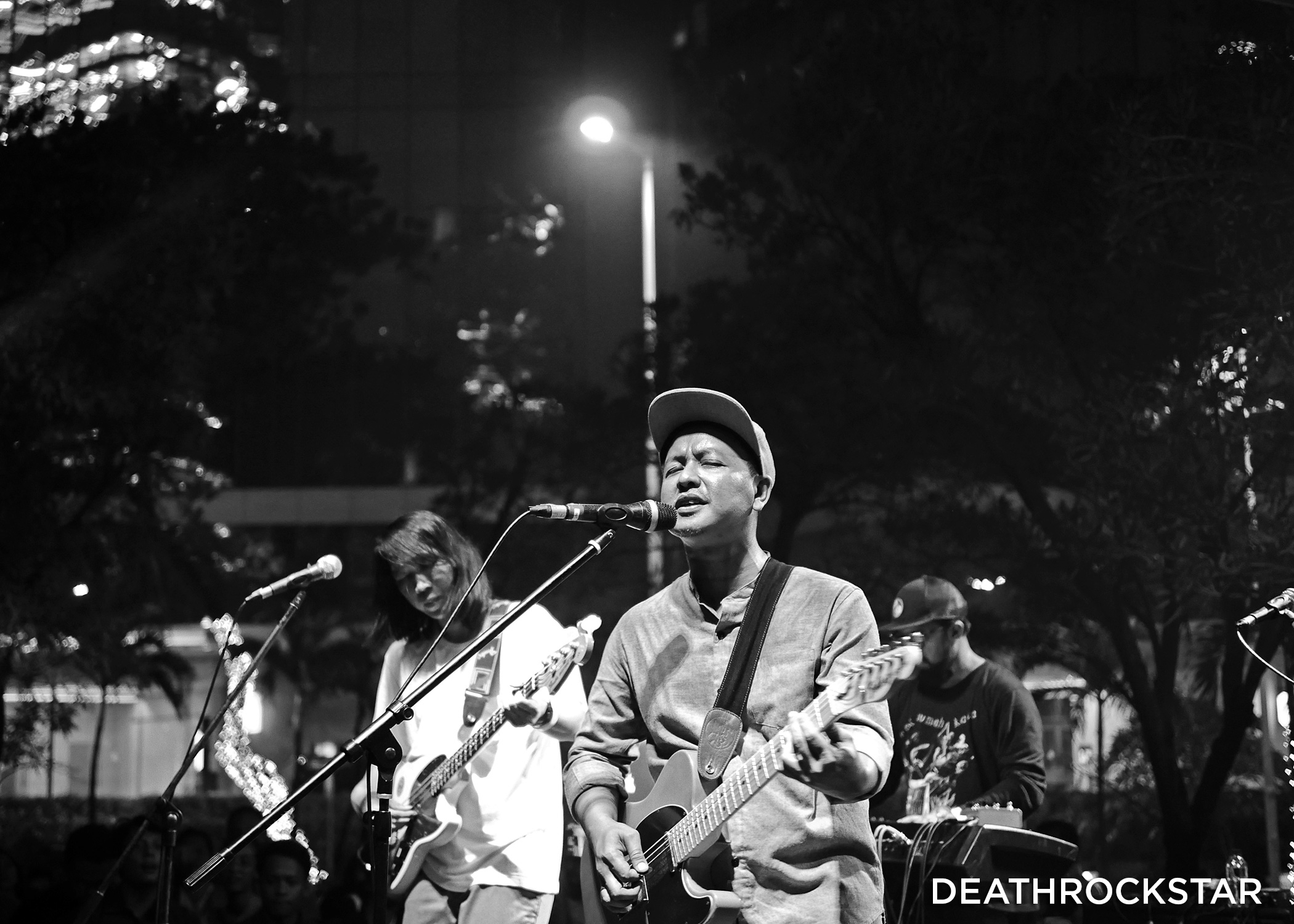 Efek Rumah Kaca & WSATCC Memukau di Beer Garden SCBD